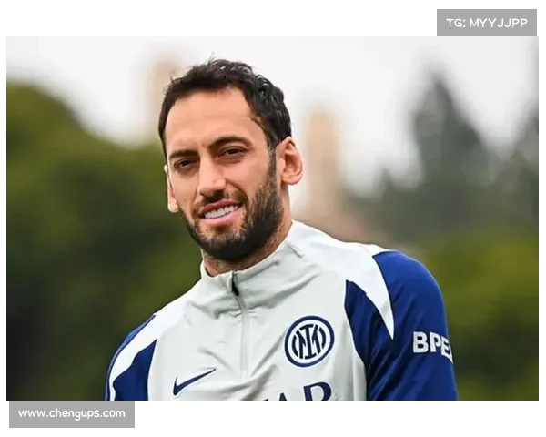 费内巴切与恰尔汗奥卢经纪人密谈！穆帅推动转会，国米 3000 万要价成拦路虎